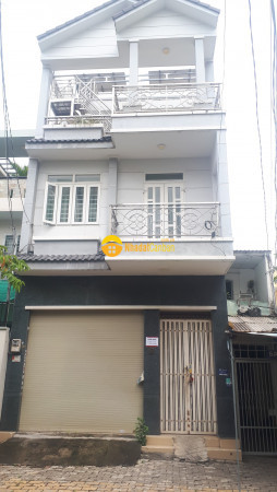 Bán nhà 3 lầu, giá rẻ, diện tích 7,9x25m, đường số 81, phường tân quy, quận 7