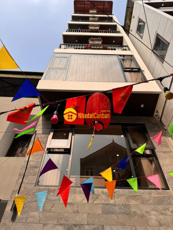 Nhà đẹp nội thất hiện đại ô tô vào nhà ngõ 405 phố bát khối dt 52m2. giá 12.8 tỷ